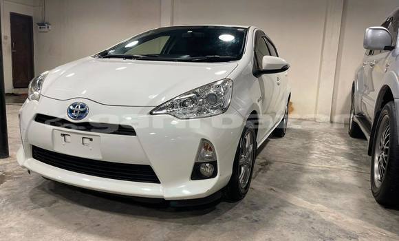 কেনা ব্যবহৃত Toyota Aqua White গাড়ী মধ্যে ঢাকা মধ্যে Dhaka কেনা ব্যবহৃত Toyota Aqua White গাড়ী মধ্যে ঢাকা মধ্যে Dhaka