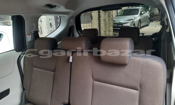 Buy Import 2016 Toyota Sienta in Dhaka, Dhaka Buy Import 2016 Toyota Sienta in Dhaka, Dhaka