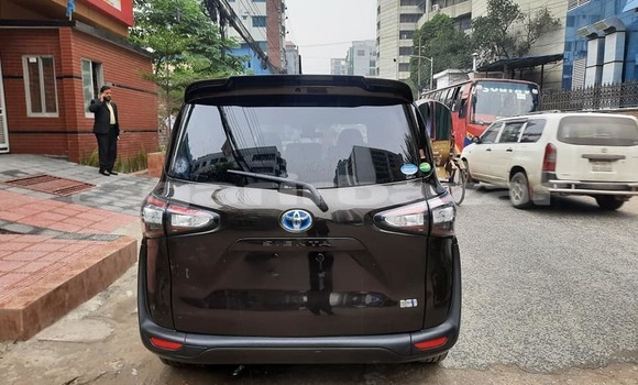 Buy Import 2016 Toyota Sienta in Dhaka, Dhaka Buy Import 2016 Toyota Sienta in Dhaka, Dhaka