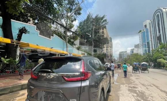 কেনা নতুন Honda CR-V Grey গাড়ী মধ্যে ঢাকা মধ্যে Dhaka কেনা নতুন Honda CR-V Grey গাড়ী মধ্যে ঢাকা মধ্যে Dhaka