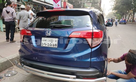 Buy Used 2015 Honda Vezel in Dhaka, Dhaka Buy Used 2015 Honda Vezel in Dhaka, Dhaka