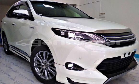 Buy Import 2015 Toyota Harrier in Dhaka, Dhaka Buy Import 2015 Toyota Harrier in Dhaka, Dhaka