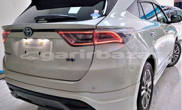 Buy Import 2015 Toyota Harrier in Dhaka, Dhaka Buy Import 2015 Toyota Harrier in Dhaka, Dhaka