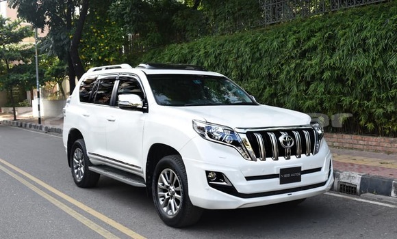 Buy Used 2017 Toyota Land Cruiser Prado in Dhaka, Dhaka Buy Used 2017 Toyota Land Cruiser Prado in Dhaka, Dhaka