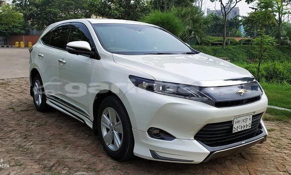 Buy Used 2015 Toyota Harrier in Dhaka, Dhaka Buy Used 2015 Toyota Harrier in Dhaka, Dhaka