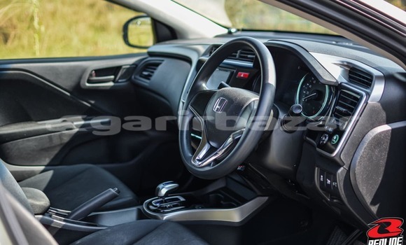 Buy Used 2015 Honda Grace in Dhaka, Dhaka Buy Used 2015 Honda Grace in Dhaka, Dhaka