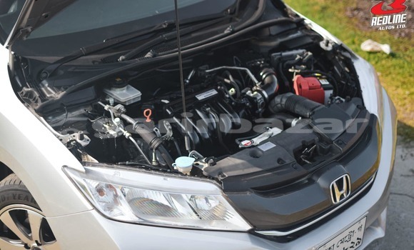 Buy Used 2015 Honda Grace in Dhaka, Dhaka Buy Used 2015 Honda Grace in Dhaka, Dhaka