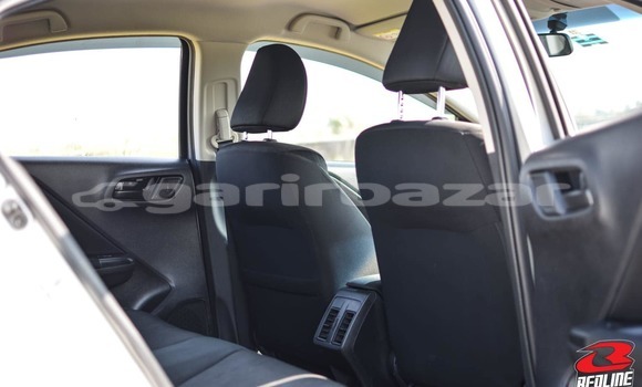 Buy Used 2015 Honda Grace in Dhaka, Dhaka Buy Used 2015 Honda Grace in Dhaka, Dhaka