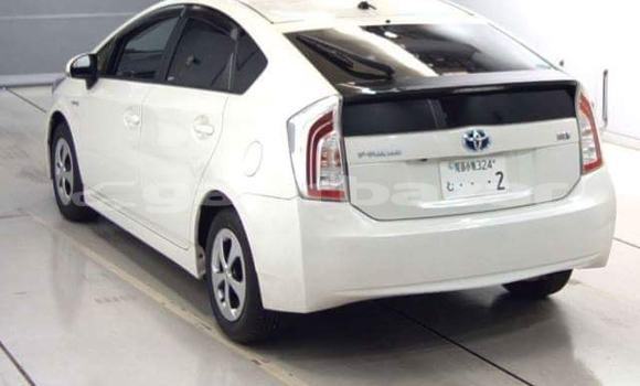 Buy Used 2014 Toyota Prius in Dhaka, Dhaka Buy Used 2014 Toyota Prius in Dhaka, Dhaka