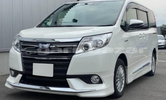 কেনা আমদানি Toyota Noah White গাড়ী মধ্যে ঢাকা মধ্যে Dhaka কেনা আমদানি Toyota Noah White গাড়ী মধ্যে ঢাকা মধ্যে Dhaka