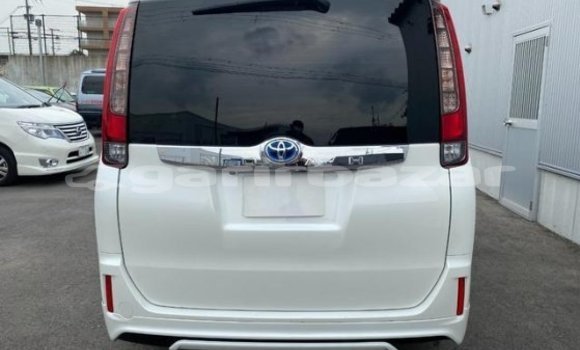 কেনা আমদানি Toyota Noah White গাড়ী মধ্যে ঢাকা মধ্যে Dhaka কেনা আমদানি Toyota Noah White গাড়ী মধ্যে ঢাকা মধ্যে Dhaka