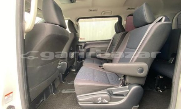 কেনা আমদানি Toyota Noah White গাড়ী মধ্যে ঢাকা মধ্যে Dhaka কেনা আমদানি Toyota Noah White গাড়ী মধ্যে ঢাকা মধ্যে Dhaka