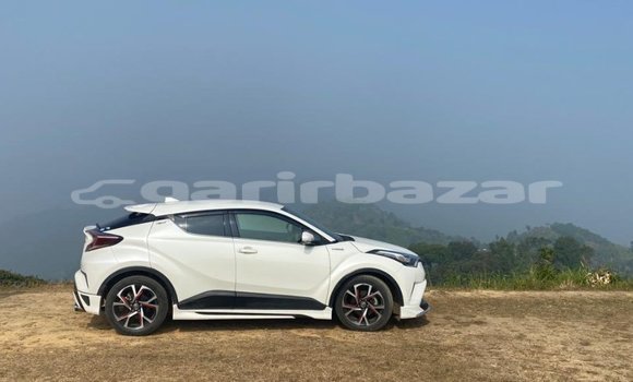 Buy Used 2017 Toyota CH-R in Dhaka, Dhaka Buy Used 2017 Toyota CH-R in Dhaka, Dhaka