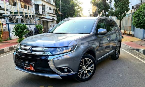 Buy Used 2015 Mitsubishi Outlander in Dhaka, Dhaka Buy Used 2015 Mitsubishi Outlander in Dhaka, Dhaka