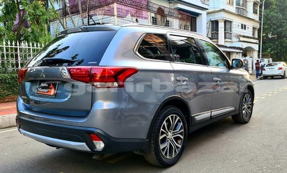 Buy Used 2015 Mitsubishi Outlander in Dhaka, Dhaka Buy Used 2015 Mitsubishi Outlander in Dhaka, Dhaka