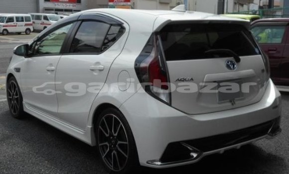 কেনা আমদানি Toyota AQUA White গাড়ী মধ্যে ঢাকা মধ্যে Dhaka কেনা আমদানি Toyota AQUA White গাড়ী মধ্যে ঢাকা মধ্যে Dhaka