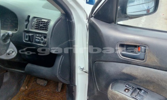 কিনুন ব্যবহৃত Toyota গাড়ী কিনুন ব্যবহৃত Toyota গাড়ী