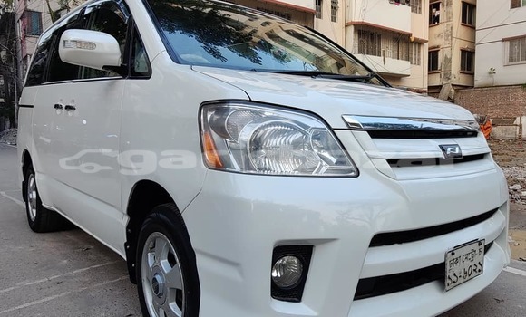 কেনা ব্যবহৃত Toyota Noah White গাড়ী মধ্যে ঢাকা মধ্যে Dhaka কেনা ব্যবহৃত Toyota Noah White গাড়ী মধ্যে ঢাকা মধ্যে Dhaka
