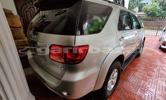 কেনা ব্যবহৃত Toyota Fortuner Silver গাড়ী মধ্যে ঢাকা মধ্যে Dhaka কেনা ব্যবহৃত Toyota Fortuner Silver গাড়ী মধ্যে ঢাকা মধ্যে Dhaka