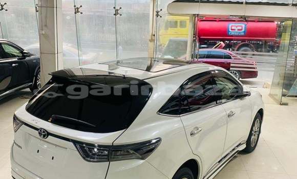 Buy Import 2016 Toyota Harrier in Dhaka, Dhaka Buy Import 2016 Toyota Harrier in Dhaka, Dhaka