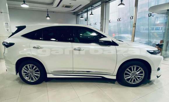 Buy Import 2016 Toyota Harrier in Dhaka, Dhaka Buy Import 2016 Toyota Harrier in Dhaka, Dhaka