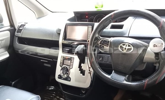 Buy Used 2011 Toyota Noah in Dhaka, Dhaka Buy Used 2011 Toyota Noah in Dhaka, Dhaka