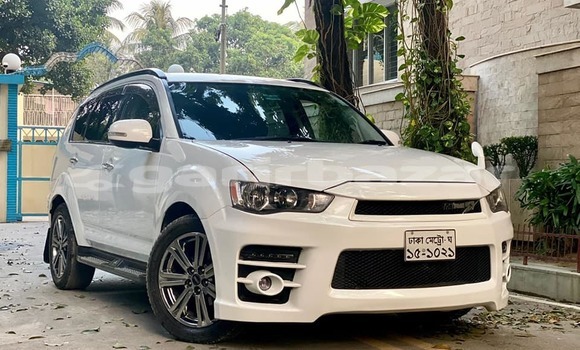 কেনা ব্যবহৃত Mitsubishi Outlander White গাড়ী মধ্যে ঢাকা মধ্যে Dhaka কেনা ব্যবহৃত Mitsubishi Outlander White গাড়ী মধ্যে ঢাকা মধ্যে Dhaka