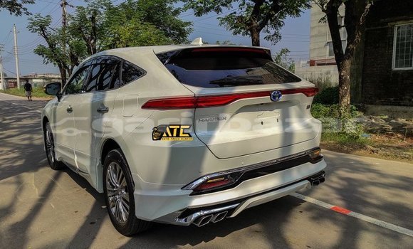Buy Import 2021 Toyota Harrier in Dhaka, Dhaka Buy Import 2021 Toyota Harrier in Dhaka, Dhaka