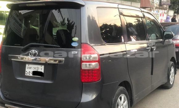 কেনা ব্যবহৃত Toyota Noah Grey গাড়ী মধ্যে ঢাকা মধ্যে Dhaka কেনা ব্যবহৃত Toyota Noah Grey গাড়ী মধ্যে ঢাকা মধ্যে Dhaka