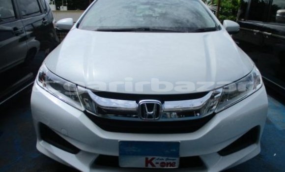 Buy Import 2016 Honda Grace in Dhaka, Dhaka Buy Import 2016 Honda Grace in Dhaka, Dhaka