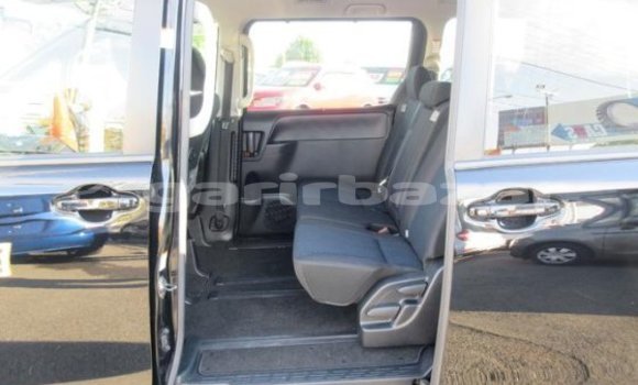 Buy Import 2016 Toyota Noah in Dhaka, Dhaka Buy Import 2016 Toyota Noah in Dhaka, Dhaka