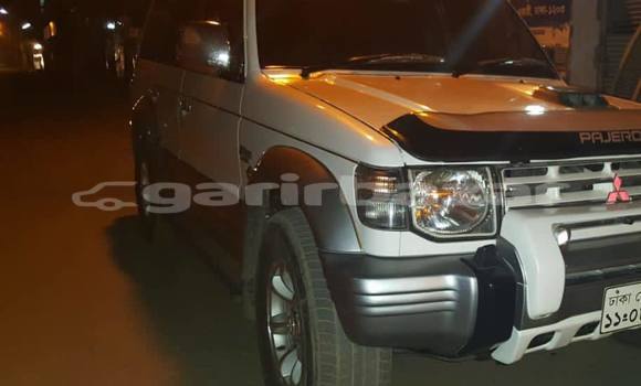 কেনা ব্যবহৃত Mitsubishi Pajero White গাড়ী মধ্যে ঢাকা মধ্যে Dhaka কেনা ব্যবহৃত Mitsubishi Pajero White গাড়ী মধ্যে ঢাকা মধ্যে Dhaka