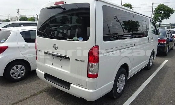 কেনা আমদানি Toyota Hi-ace White গাড়ী মধ্যে ঢাকা মধ্যে Dhaka কেনা আমদানি Toyota Hi-ace White গাড়ী মধ্যে ঢাকা মধ্যে Dhaka