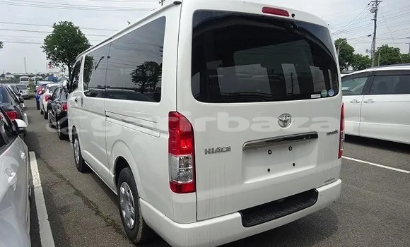 কেনা আমদানি Toyota Hi-ace White গাড়ী মধ্যে ঢাকা মধ্যে Dhaka কেনা আমদানি Toyota Hi-ace White গাড়ী মধ্যে ঢাকা মধ্যে Dhaka