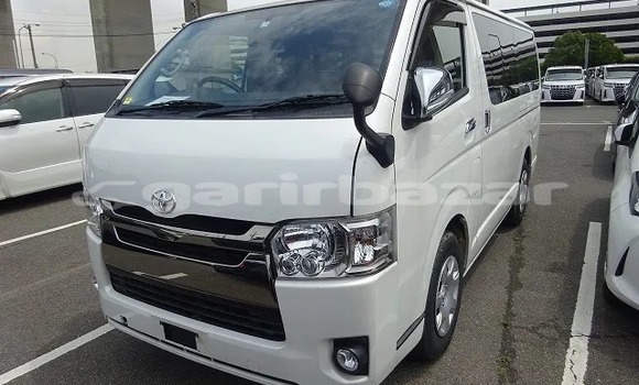 কেনা আমদানি Toyota Hi-ace White গাড়ী মধ্যে ঢাকা মধ্যে Dhaka কেনা আমদানি Toyota Hi-ace White গাড়ী মধ্যে ঢাকা মধ্যে Dhaka