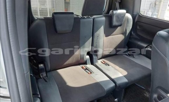 Buy Import 2018 Toyota Noah in Dhaka, Dhaka Buy Import 2018 Toyota Noah in Dhaka, Dhaka