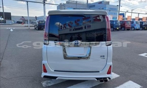 Buy Import 2018 Toyota Noah in Dhaka, Dhaka Buy Import 2018 Toyota Noah in Dhaka, Dhaka