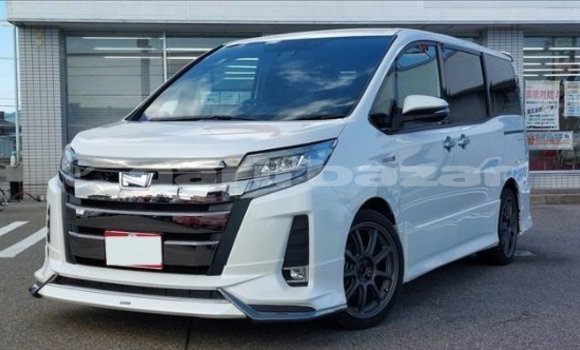 Buy Import 2018 Toyota Noah in Dhaka, Dhaka Buy Import 2018 Toyota Noah in Dhaka, Dhaka