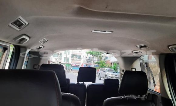 কিনুন ব্যবহৃত Toyota গাড়ী কিনুন ব্যবহৃত Toyota গাড়ী