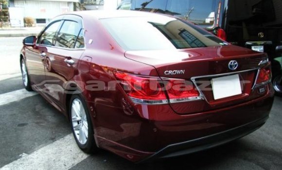 Buy Import 2017 Toyota Crown in Dhaka, Dhaka Buy Import 2017 Toyota Crown in Dhaka, Dhaka