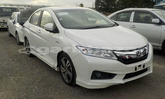 Buy Import 2017 Honda Grace in Dhaka, Dhaka Buy Import 2017 Honda Grace in Dhaka, Dhaka