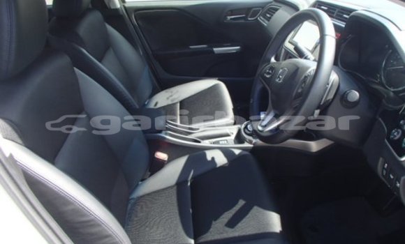 Buy Import 2017 Honda Grace in Dhaka, Dhaka Buy Import 2017 Honda Grace in Dhaka, Dhaka