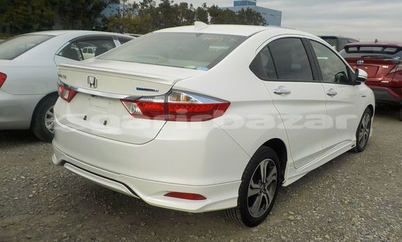 Buy Import 2017 Honda Grace in Dhaka, Dhaka Buy Import 2017 Honda Grace in Dhaka, Dhaka
