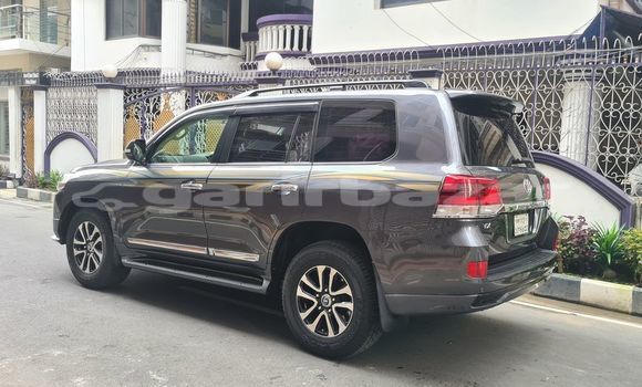 Buy Used 2016 Toyota Land Cruiser Prado ZX V8 in Dhaka, Dhaka Buy Used 2016 Toyota Land Cruiser Prado ZX V8 in Dhaka, Dhaka