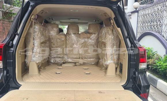 Buy Used 2016 Toyota Land Cruiser Prado ZX V8 in Dhaka, Dhaka Buy Used 2016 Toyota Land Cruiser Prado ZX V8 in Dhaka, Dhaka