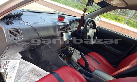 কিনুন ব্যবহৃত Toyota গাড়ী কিনুন ব্যবহৃত Toyota গাড়ী