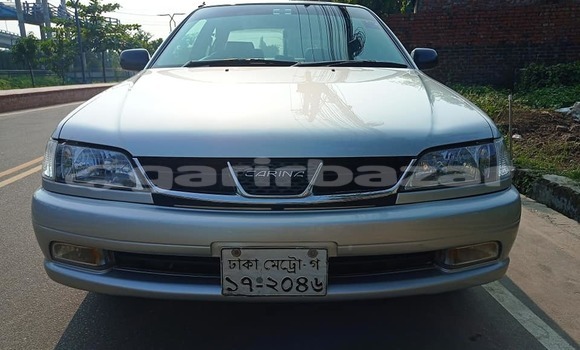 কিনুন ব্যবহৃত Toyota গাড়ী কিনুন ব্যবহৃত Toyota গাড়ী
