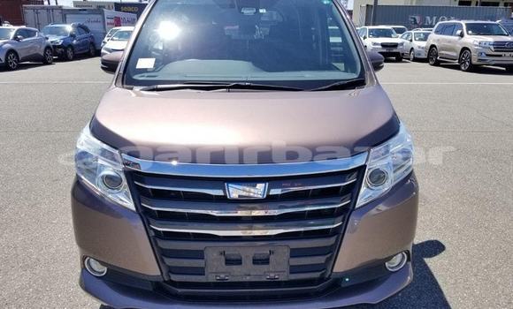 Buy Import 2016 Toyota Noah in Dhaka, Dhaka Buy Import 2016 Toyota Noah in Dhaka, Dhaka