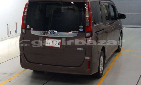 Buy Import 2016 Toyota Noah in Dhaka, Dhaka Buy Import 2016 Toyota Noah in Dhaka, Dhaka