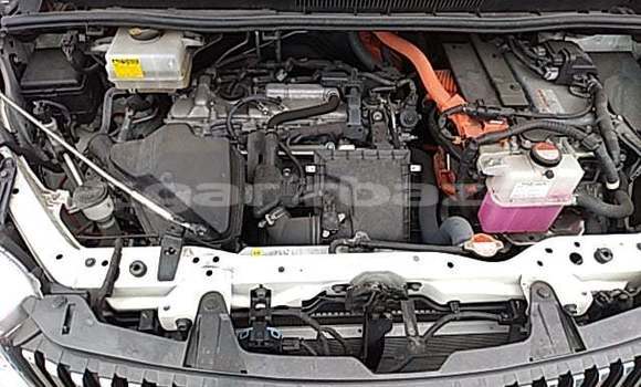 কেনা আমদানি Toyota Esquire White গাড়ী মধ্যে ঢাকা মধ্যে Dhaka কেনা আমদানি Toyota Esquire White গাড়ী মধ্যে ঢাকা মধ্যে Dhaka